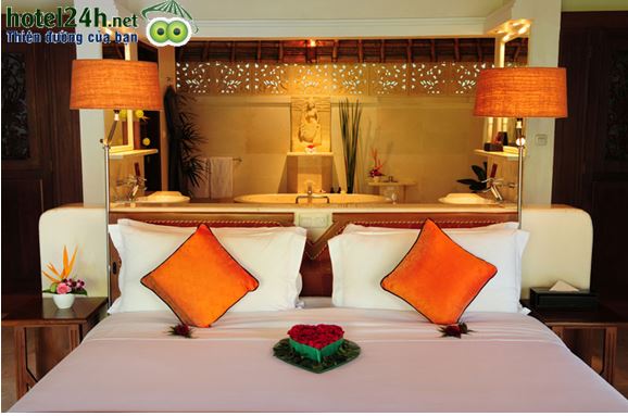 ubud-honeymoon-villa-bedroom-hotel24h.net.jpg