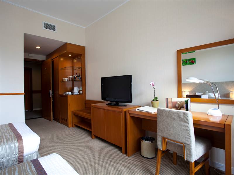 Excutive%20Suite%20-%20hotel24h.net.jpg