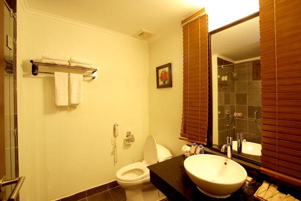 Phòng tắm - Lotus Mũi Né Resort & Spa