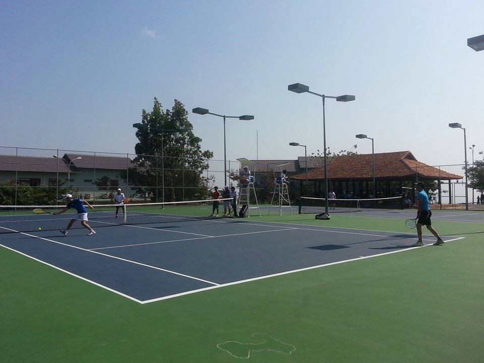 Sân tennis - hotel24h.net