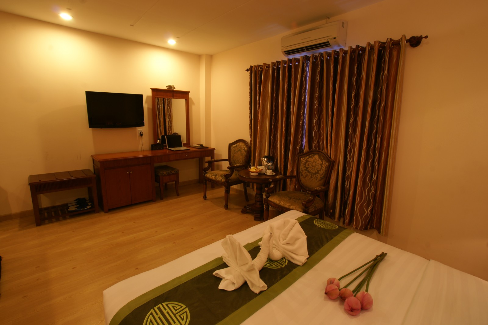 khach-san-blue-diamon-phong-ngu-6-hotel24h.net.JPG