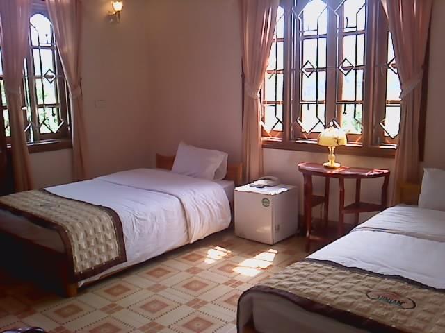 Phòng deluxe - Hotel24h.net