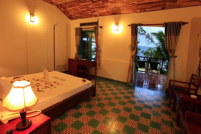 resort-eco-beach-phong-ngu-1-hotel24h.net.jpg